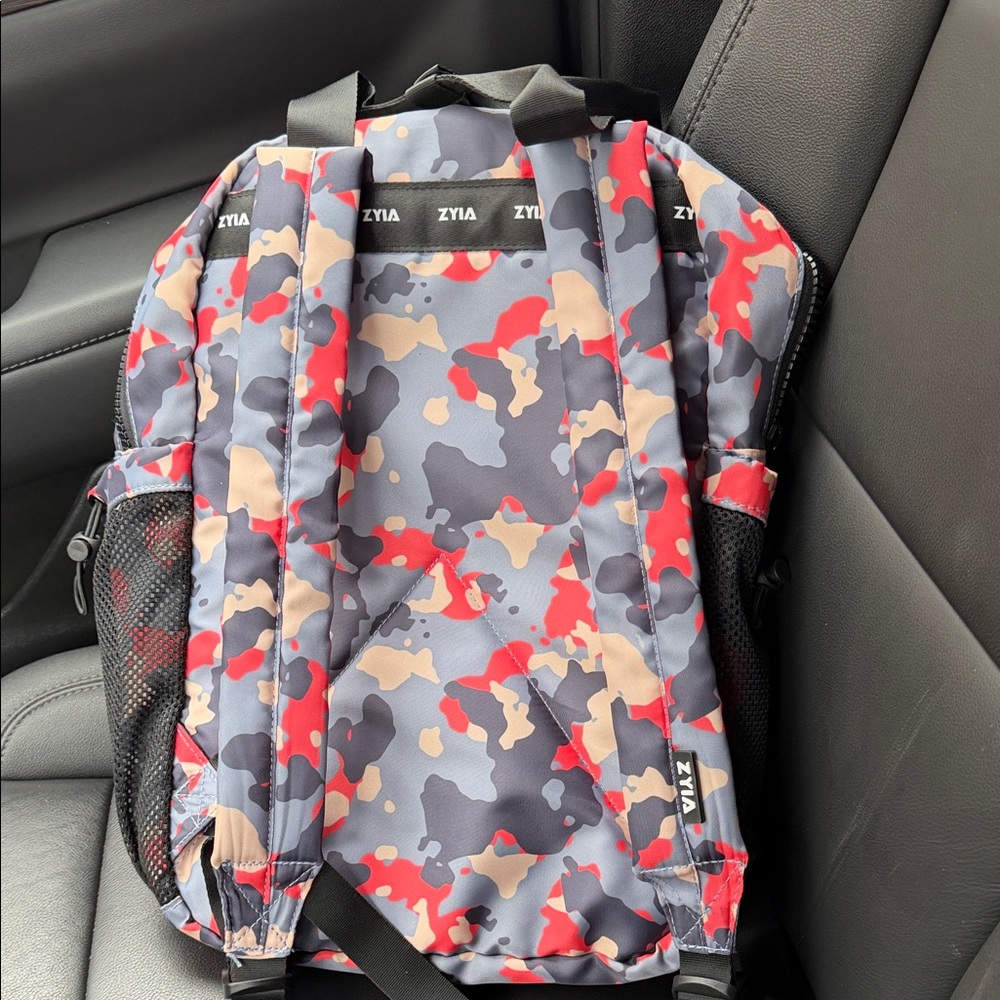 Zyia Active Camo Backpack - Gray peach & Red (water bottle not included) - Picture 3 of 4